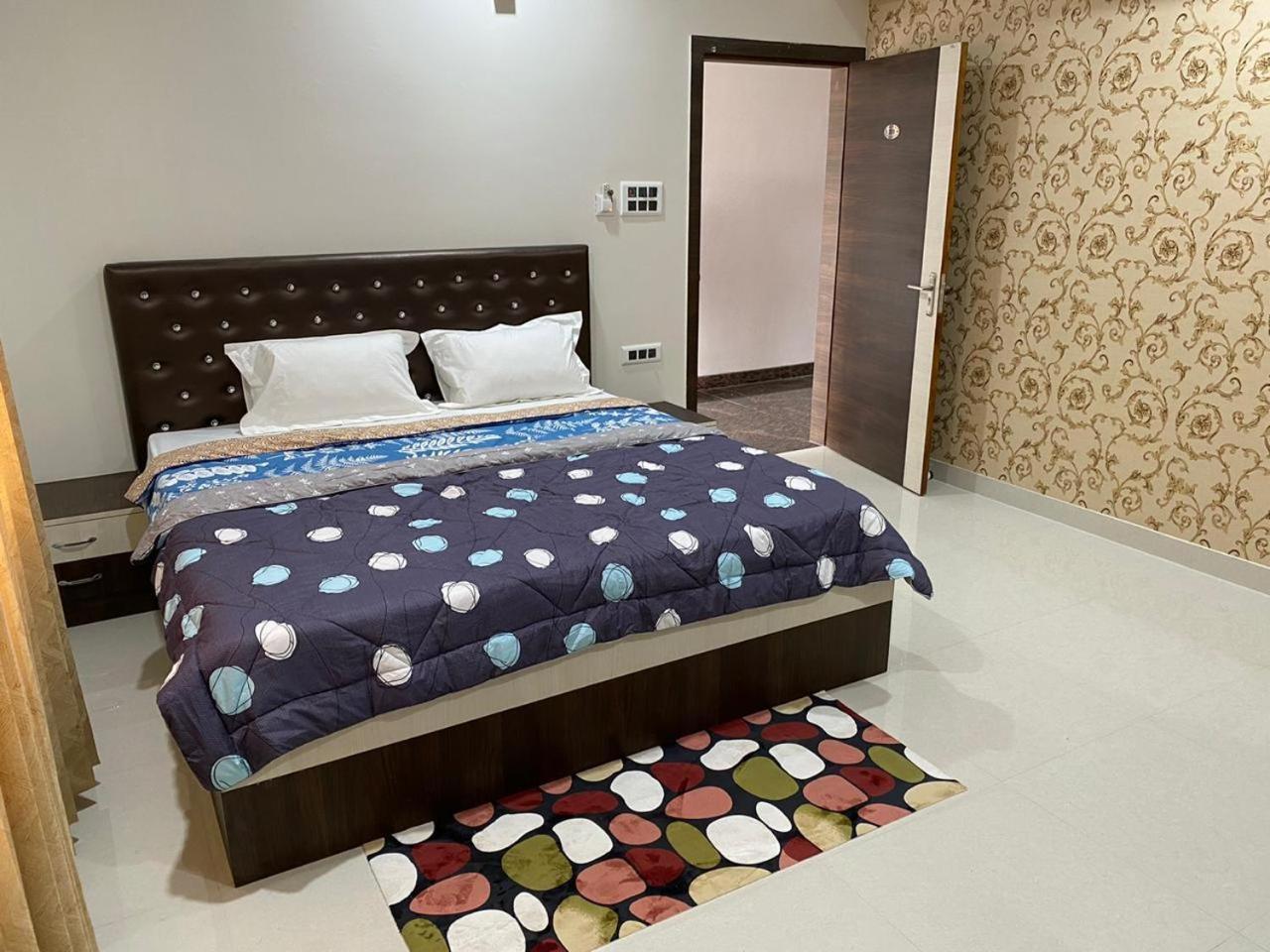 Hotel Priya Tours And Travels Guwahati Esterno foto